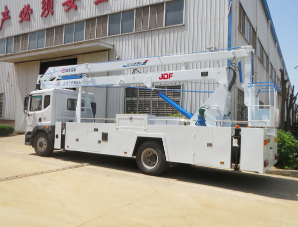 東風(fēng)20米高空作業(yè)車
