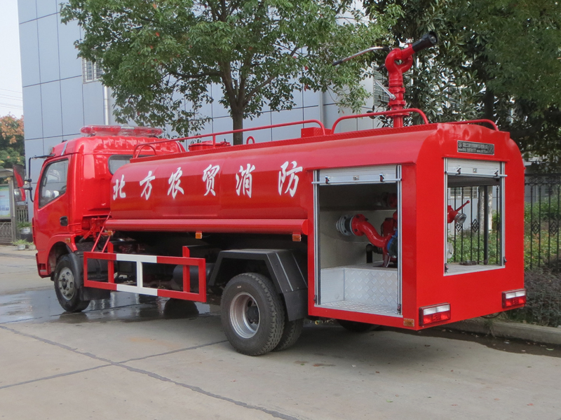 東風(fēng)7噸森林消防車