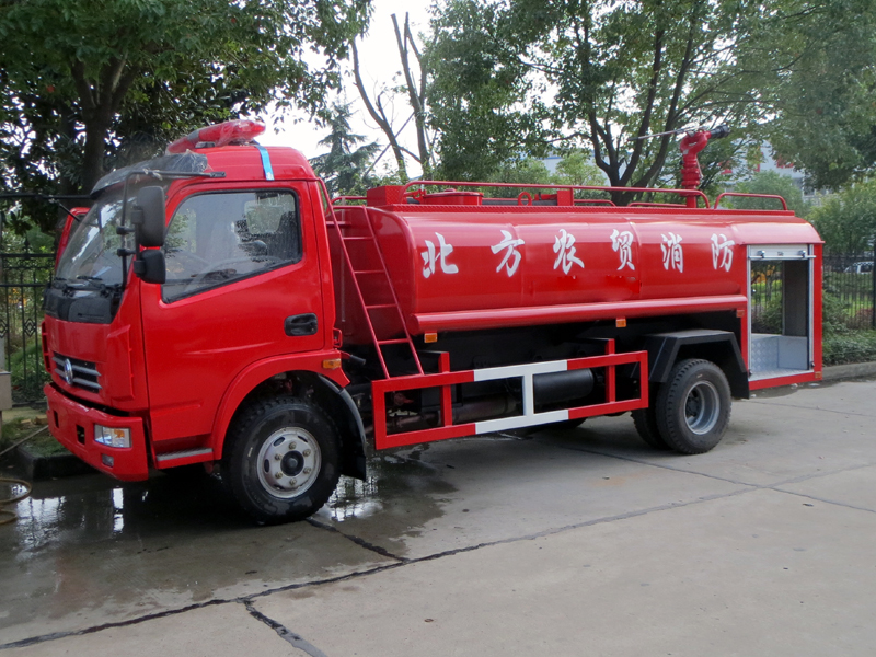東風(fēng)7噸森林消防車