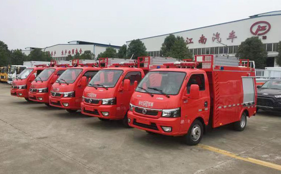 湖北江南農(nóng)村微型消防車問世