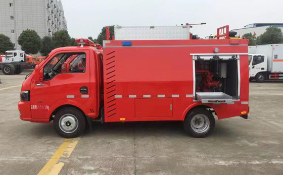 湖北江南農(nóng)村微型消防車問世